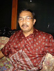 PERHUTANI PUSAT PASTIKAN KAWASAN HUTAN DI SEKITAR GUNUNG KELUD TAK DAPAT DIALIHFUNGSIKAN