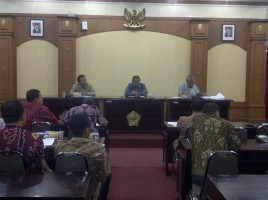 TRIWULAN KETIGA, PAD KAB. BLITAR CAPAI 85,35%