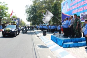 BUPATI BLITAR KIRAB PIALA WTN