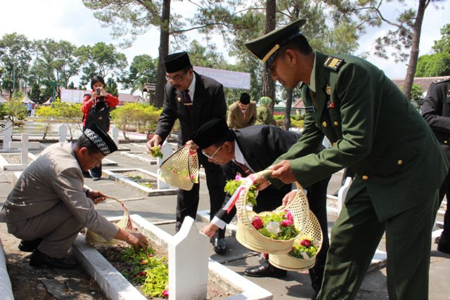 SEMANGAT KEPAHLAWANAN, KEKUATAN MORAL UNTUK KEHIDUPAN