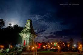 WISATA CANDI PENATARAN BISA MENJADI TUJUAN UTAMA WISATAWAN