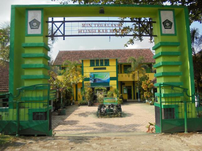 SMPN 2 WLINGI DAN MIN TEGALASRI SIAP MEWAKILI KABUPATEN BLITAR  MENUJU ADIWIYATA MANDIRI 2015