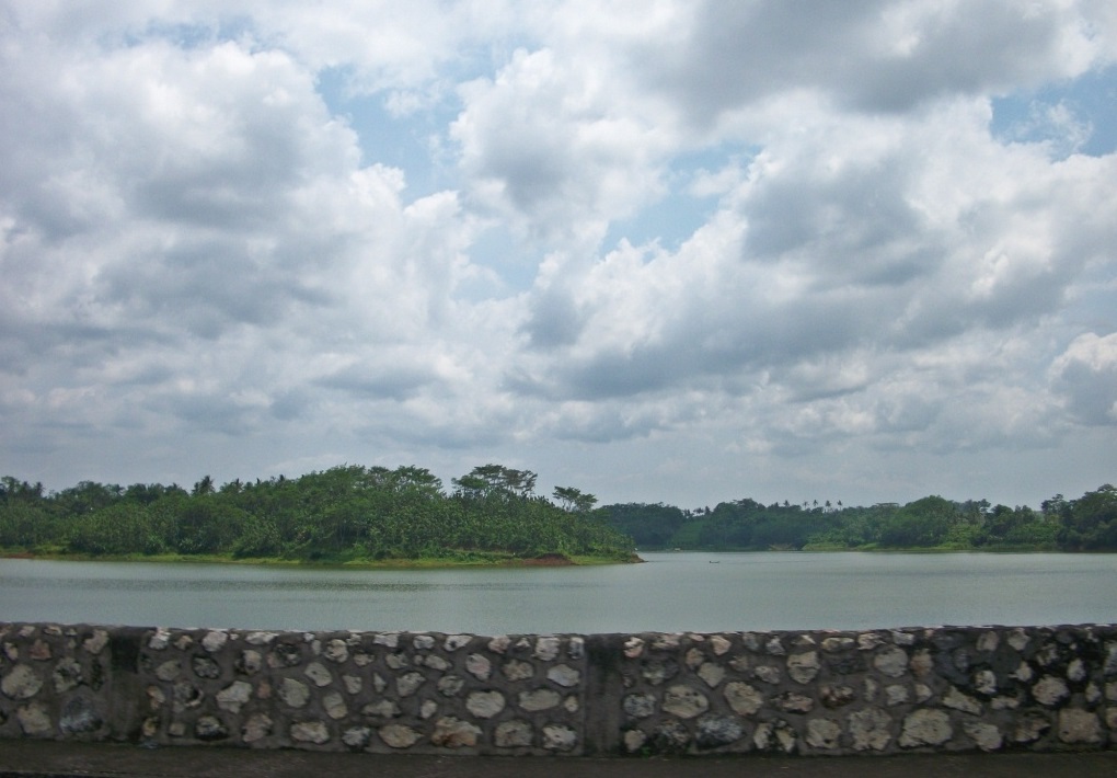 STATUS TANAH DI WISATA BENDUNGAN SELOREJO HARUS DIPERJELAS