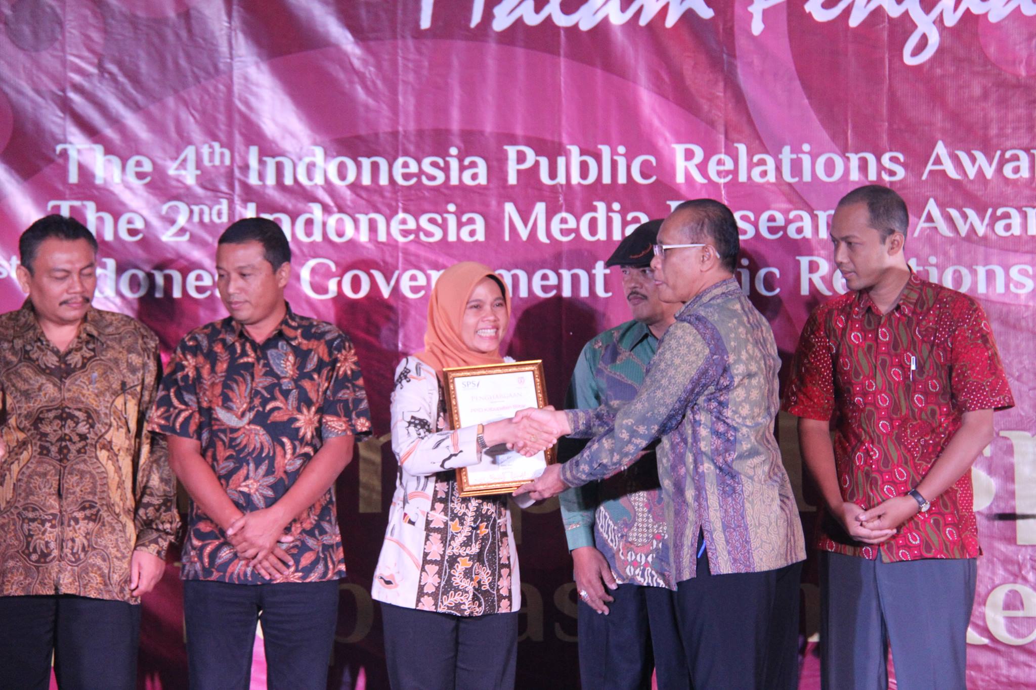 PPID Mendapatkan penghargaan Terbaik Pertama Katagori PPID Inspirasional Pemerintah Kabupaten