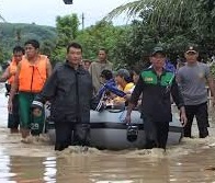 ANTISIPASI BENCANA BANJIR SUSULAN DI SUTOJAYAN, BPBD RUTIN LAKUKAN PATROLI DI DAERAH RAWAN