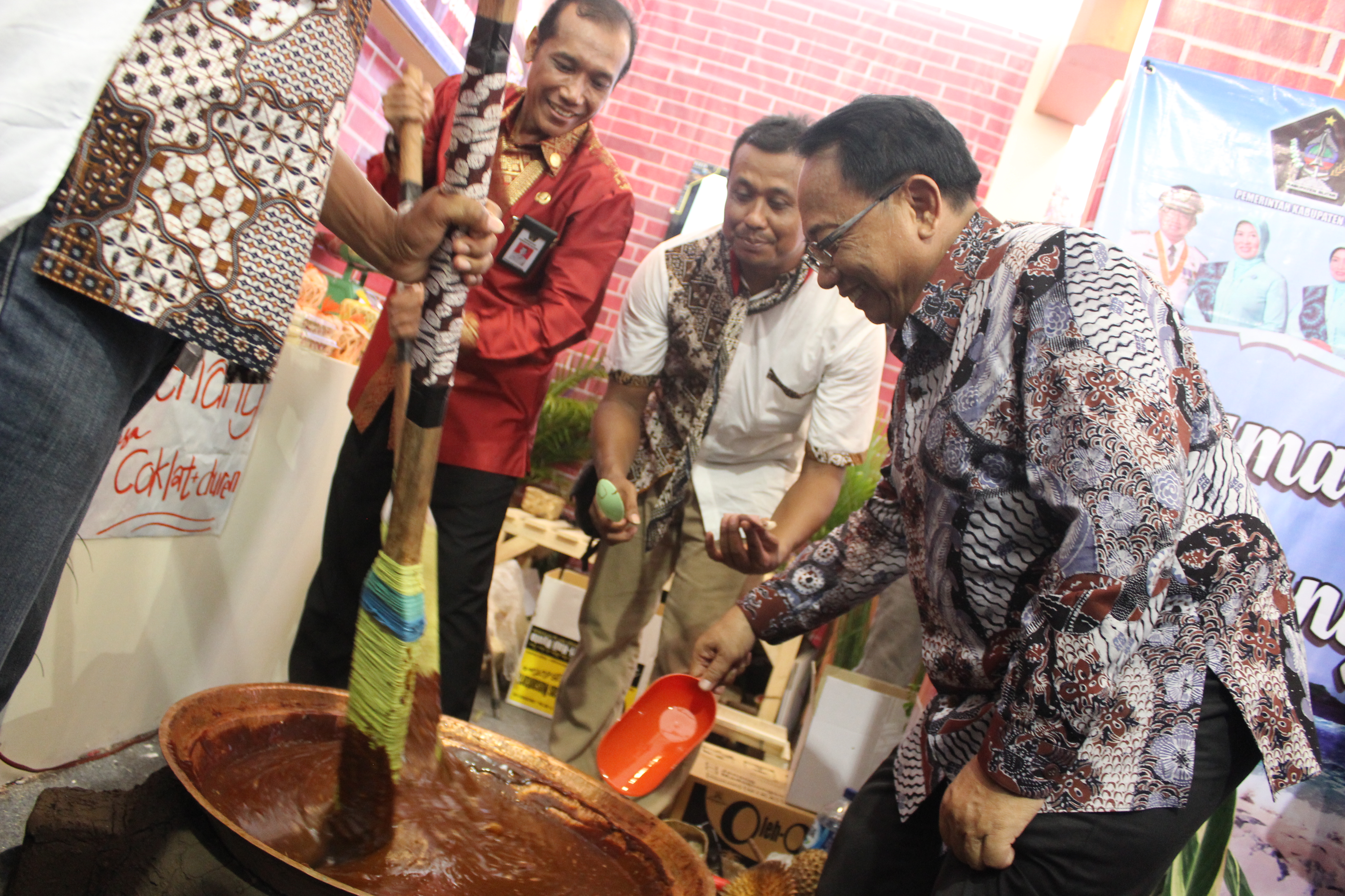 JAGA SEMANGAT GOTONG ROYONG