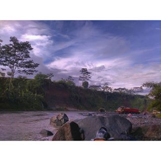 KOMISI II DPRD KAB.BLITAR BERKOMITMEN SEGERA PERBAIKI SALURAN IRIGASI SUNGAI LEKSO