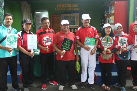 REFLEKSI HARI LINGKUNGAN HIDUP SEDUNIA MENCIPTAKAN KARAKTER PEDULI LINGKUNGAN