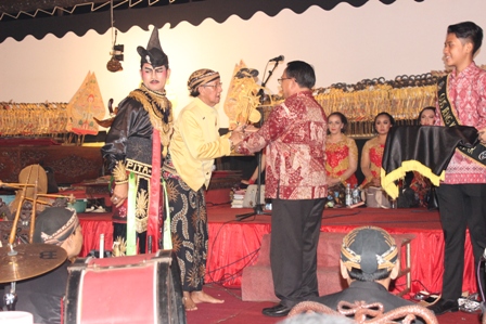 HARI JADI BLITAR KE-692, MOMENTUM DUKUNG GERAKAN AYO BELA DAN BELI PRODUK BLITAR