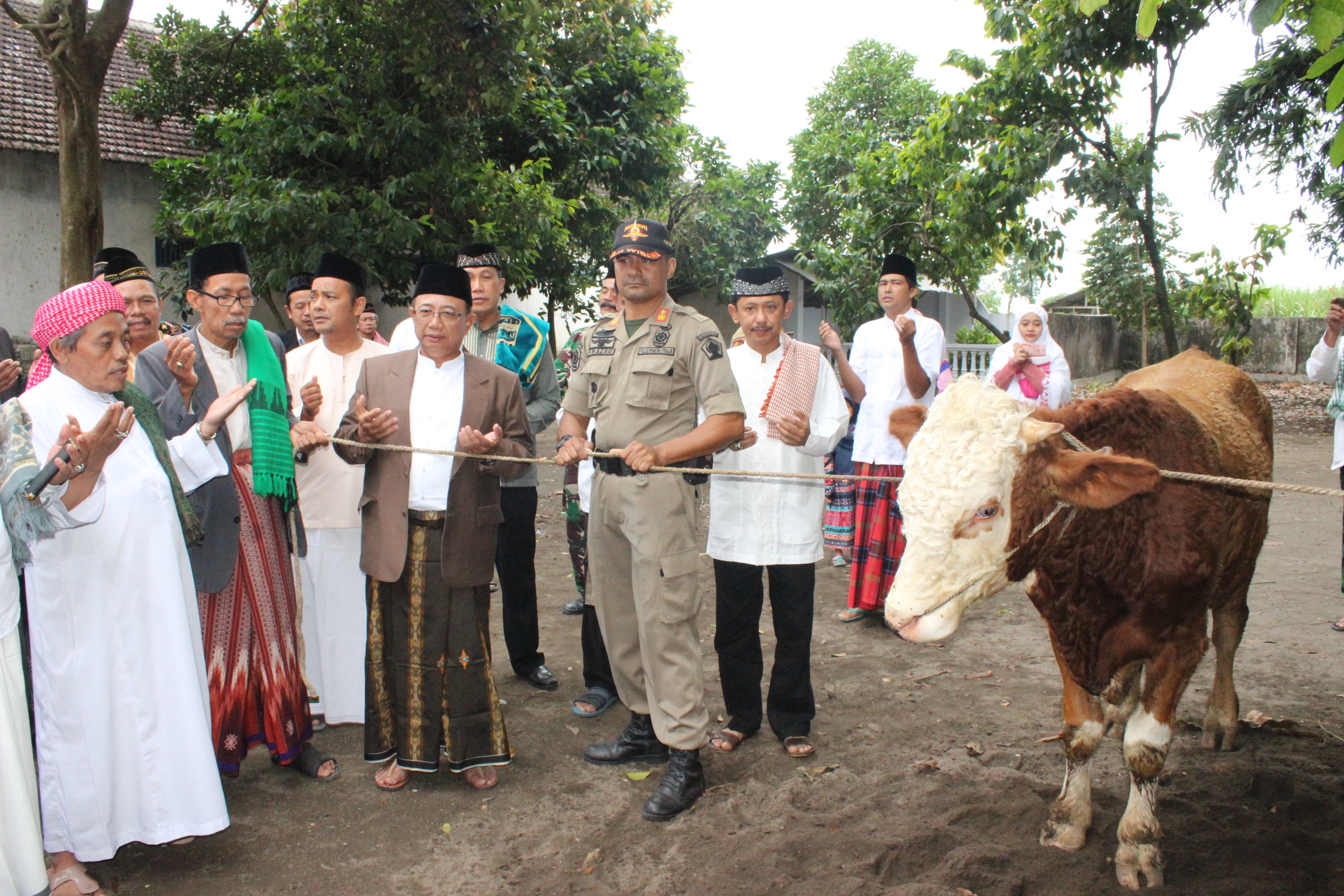 REFLEKSI HARI RAYA IDUL ADHA 1437 H PEDULI SESAMA, MENUJU MASYARAKAT KABUPATEN BLITAR LEBIH SEJAHTERA