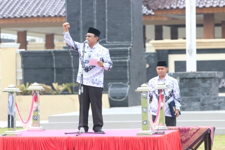 PGRI, BERTEKAD CERDASKAN BANGSA