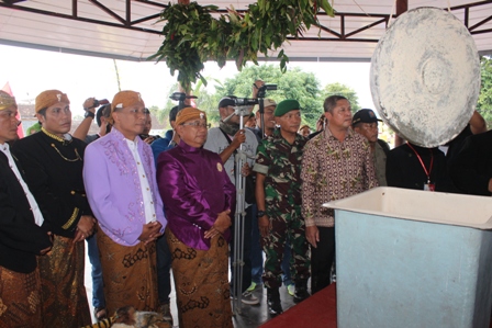 SIRAMAN GONG KYAI PRADAH WARISAN BUDAYA UNTUK GENERASI BANGSA