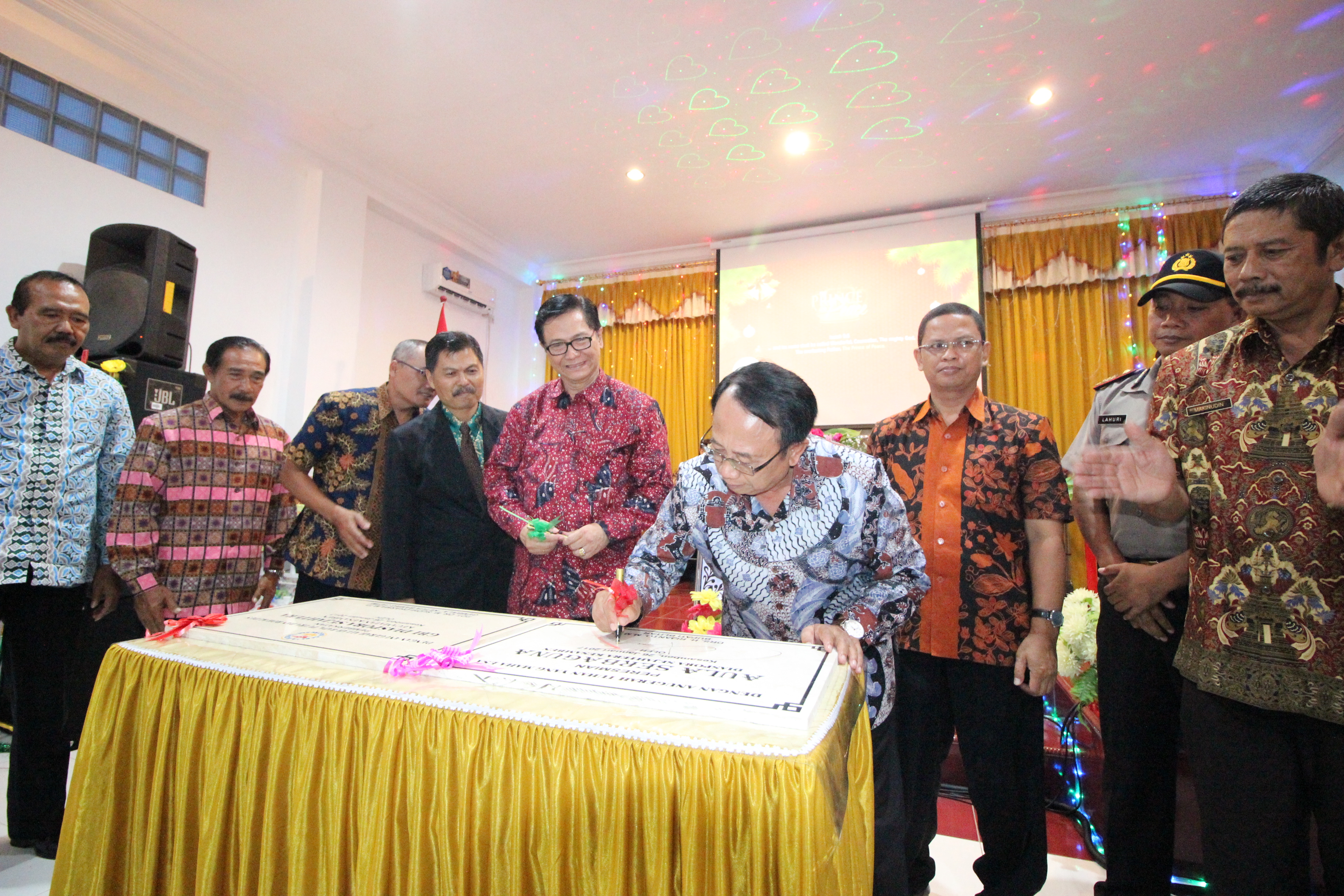 BUPATI BLITAR: GOTONG ROYONG, SOLUSI  MASALAH LINTAS AGAMA