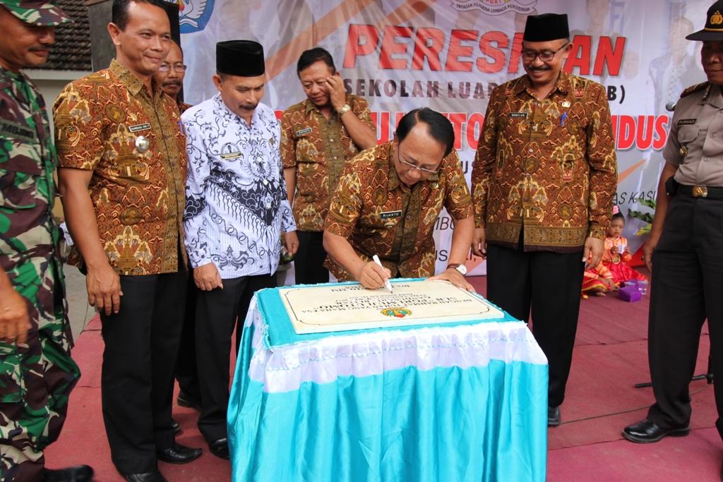 BUPATI BLITAR: KEKURANGAN BUKAN PENGHALANG UNTUK MERAIH CITA-CITA