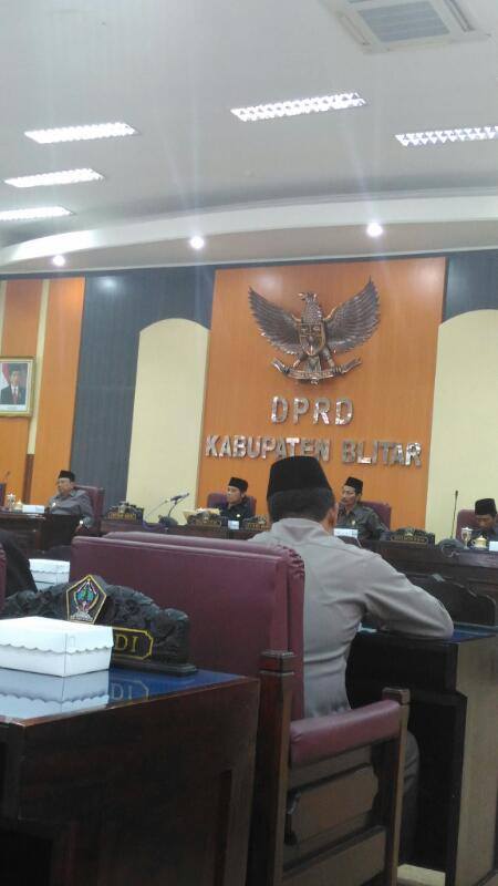 TANGGAPI LKPJ BUPATI TAHUN 2016, FRAKSI GPS MEMINTA PEMKAB SEGERA SELESAIKAN MASALAH PEMBANGUNAN PABRIK GULA DI REJOSO