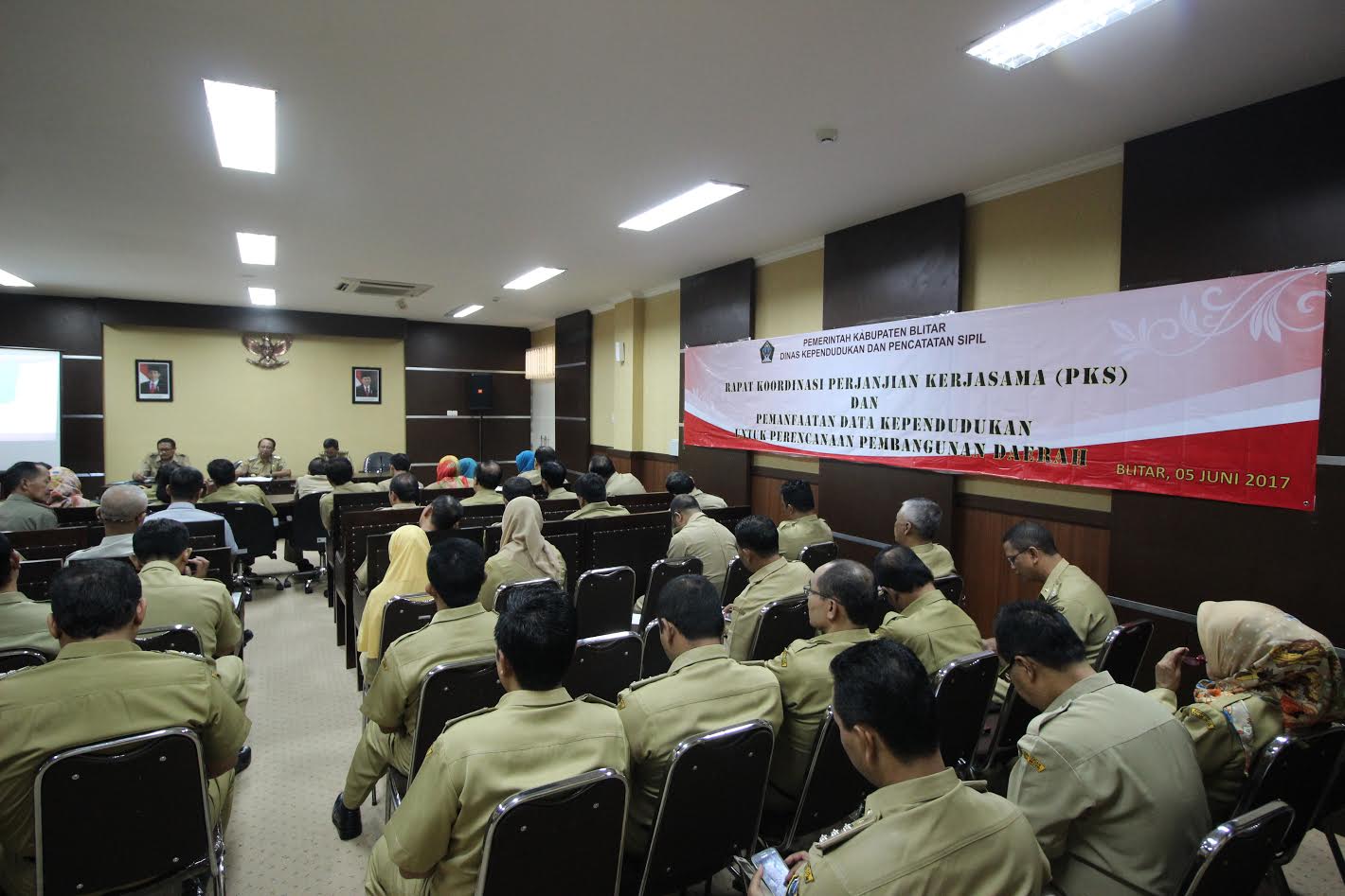 BUPATI BLITAR: ADMINISTRASI KEPENDUDUKAN, PENTING DAN STRATEGIS