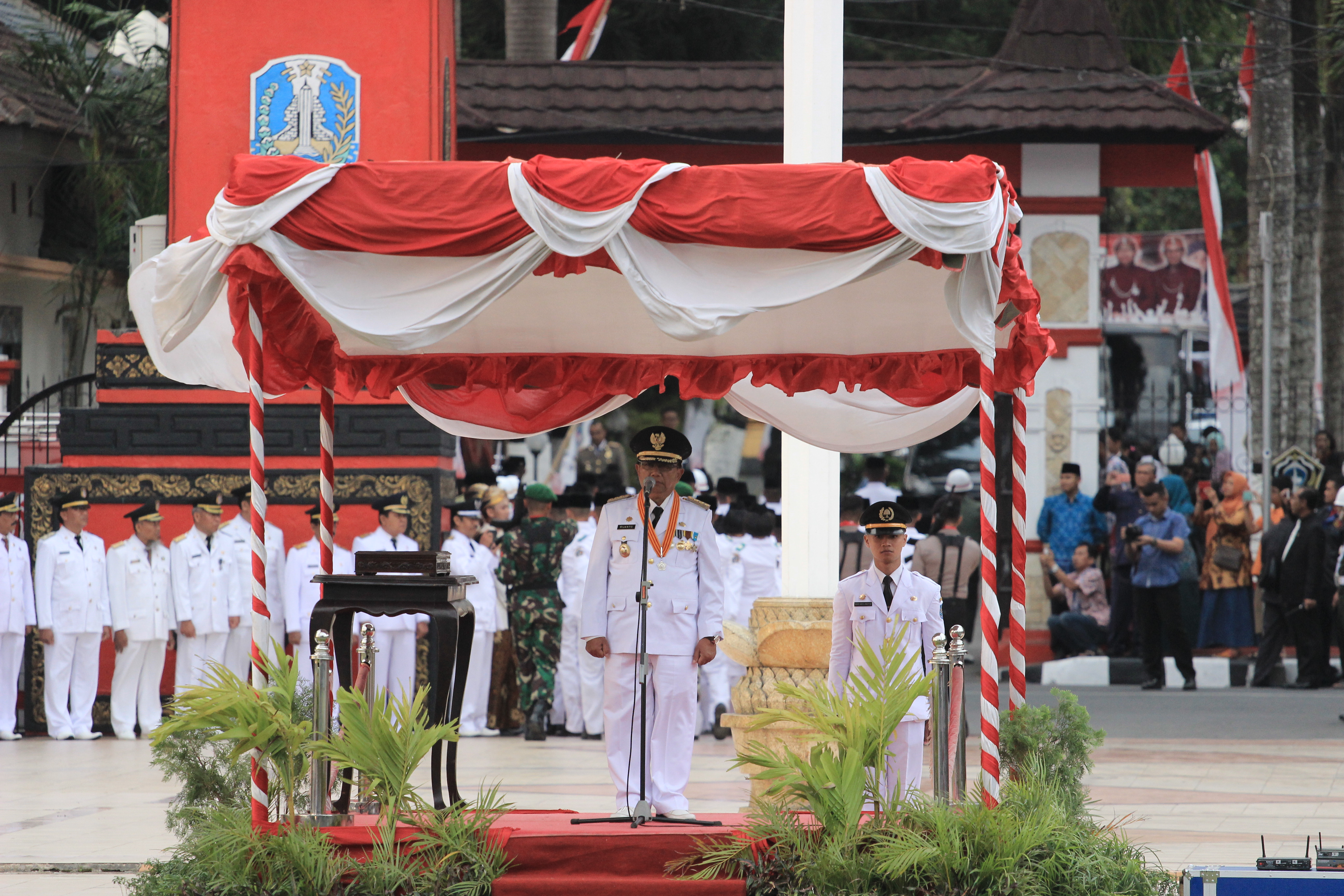 REFLEKSI HUT RI KE-72 BUPATI BLITAR: TINGKATKAN RASA NASIONALISME