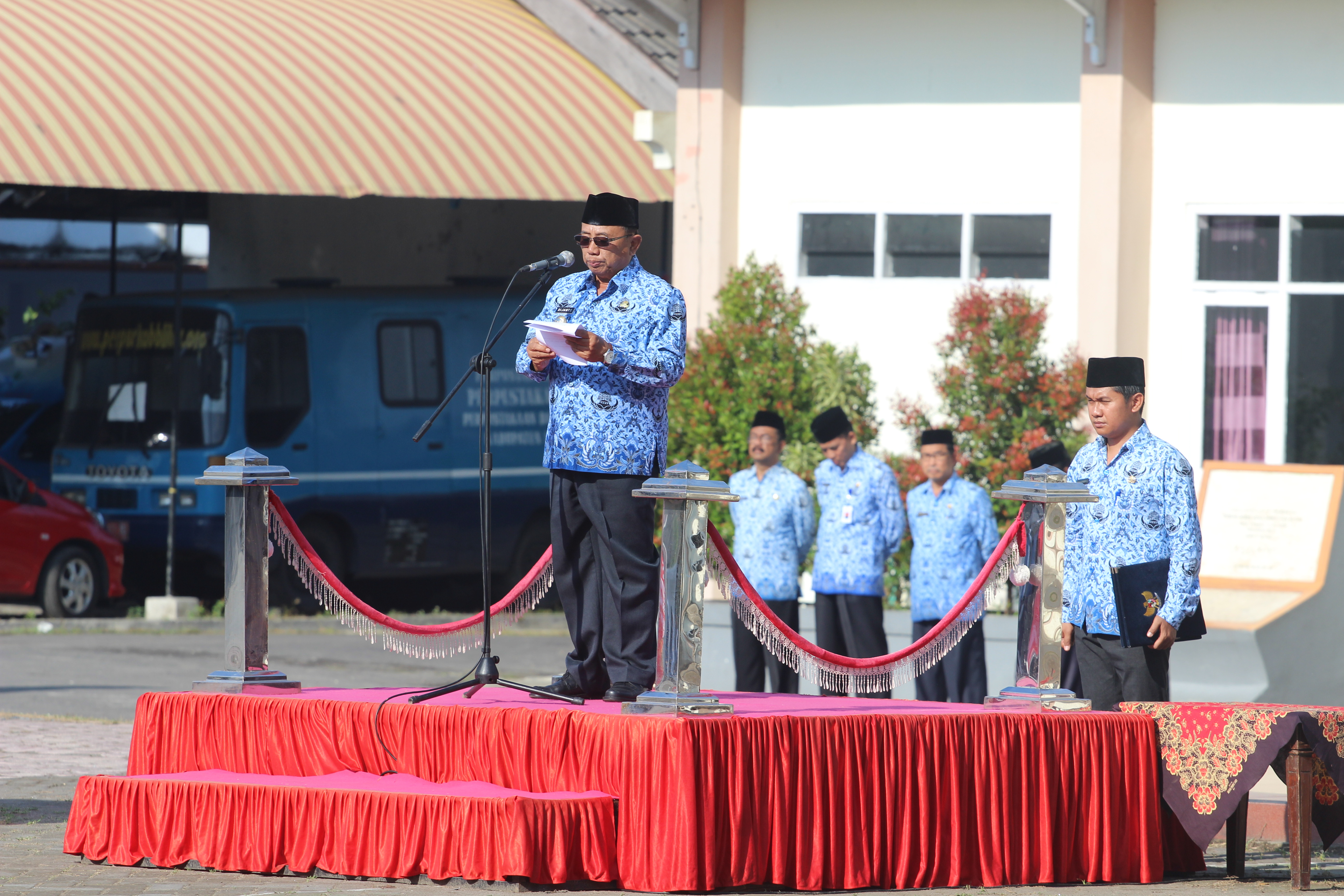 KERJA BERSAMA DENGAN DATA