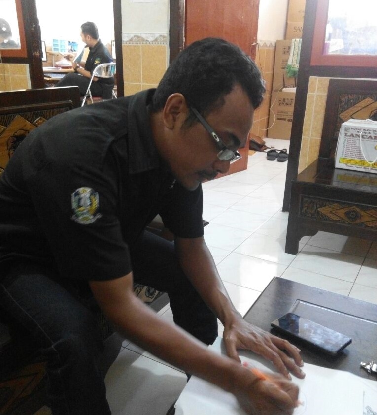 300 PENERIMA BANTUAN PKH DI KABUPATEN BLITAR DICAIRKAN SECARA TUNAI