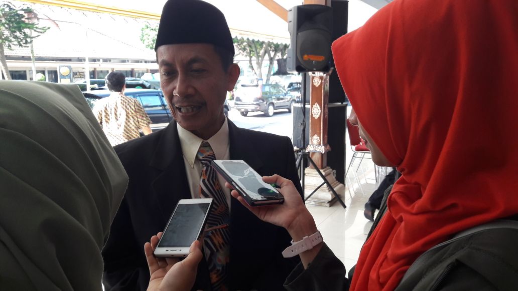 SATPOL PP KABUPATEN BLITAR, JARANG DITEMUKAN PENAMBANG PASIR MEKANIK ILEGAL YANG BEROPERASI DI WILAYAH PERBATASAN