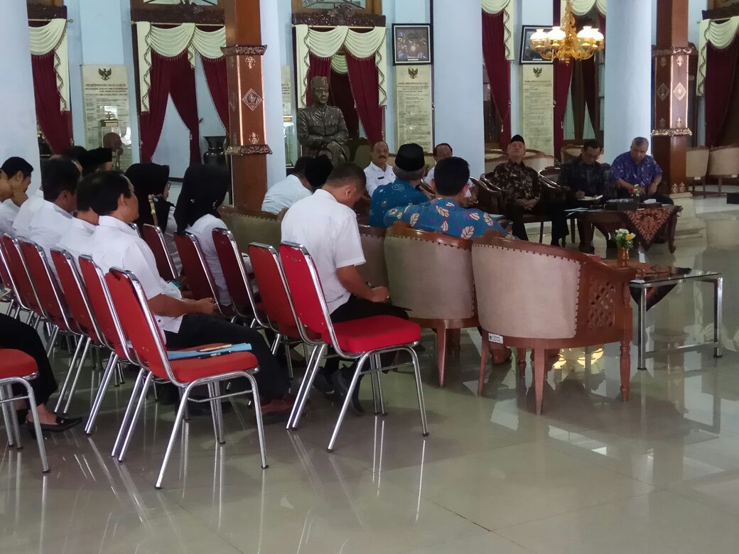 KUNJUNGAN WANTIMPRES, PEMKAB.BLITAR NITIP PESAN KESEJAHTERAAN GTT