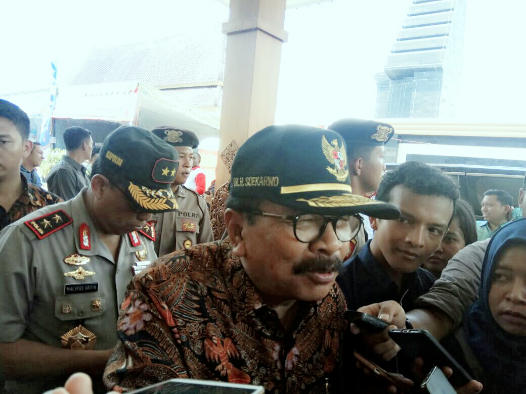 GUBERNUR JATIM PASTIKAN, BANTUAN AKAN TERUS DISALURKAN KE DAERAH YANG TERDAMPAK BENCANA