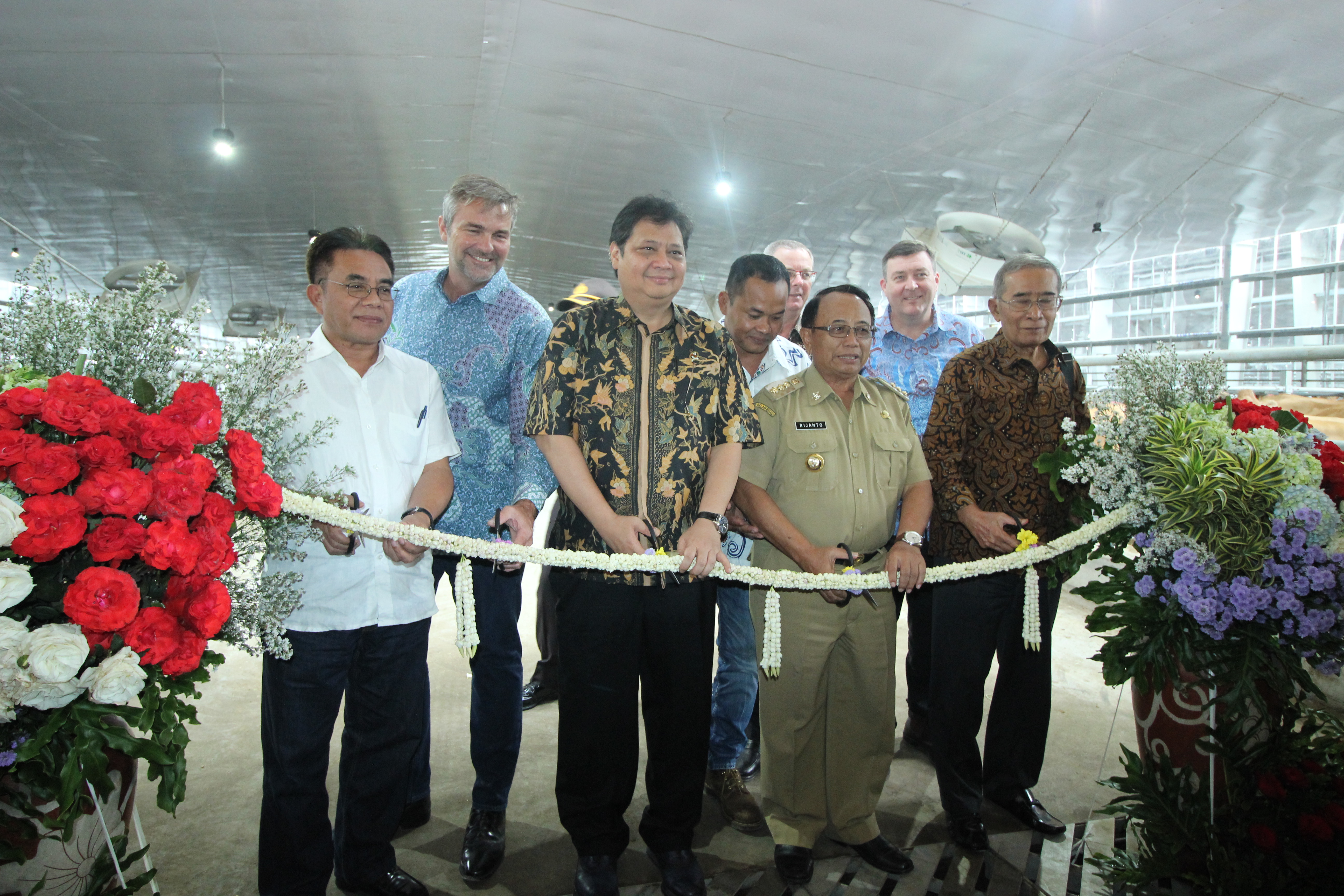 MENPERIN RESMIKAN PETERNAKAN SAPI PERAH TERBESAR DI KABUPATEN BLITAR