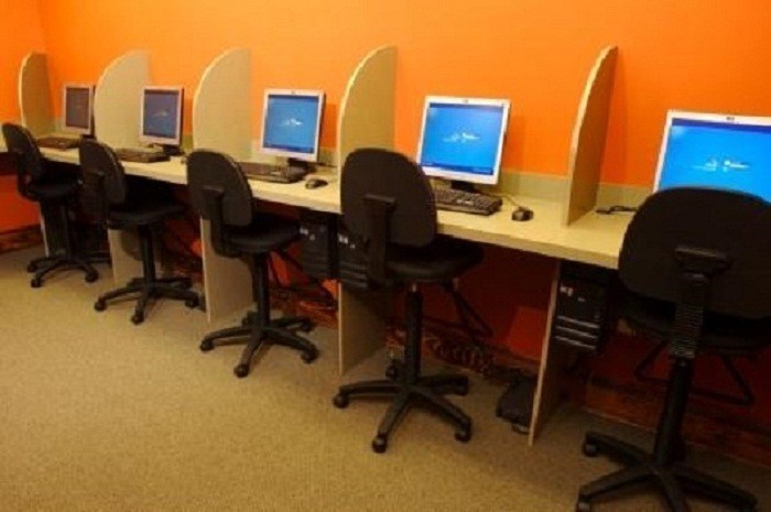 PEMKAB BLITAR SEGERA MENGEVALUASI IJIN PENDIRIAN WARNET