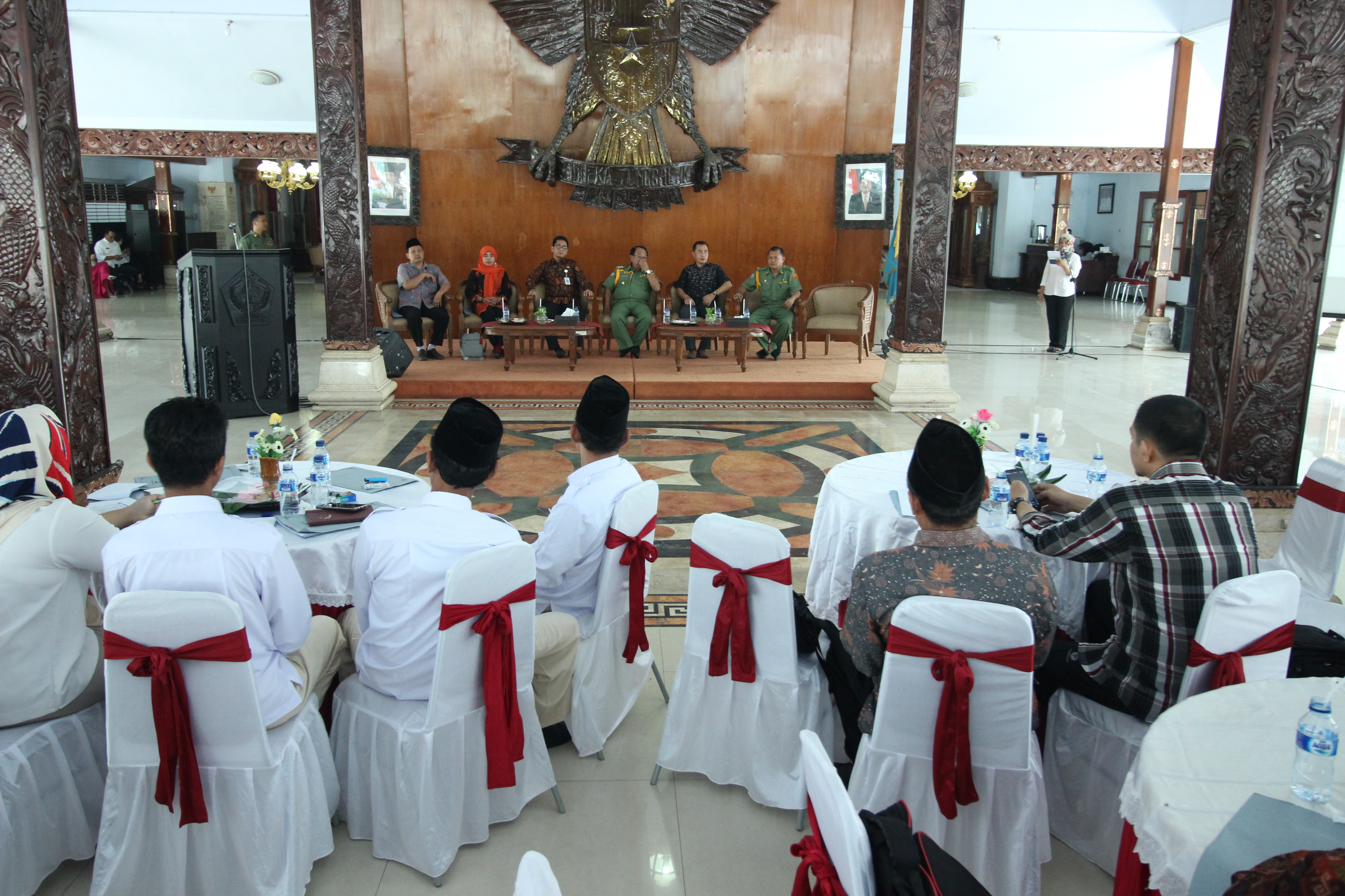 PENDIDIKAN POLITIK BERKONTRIBUSI MEMBENTUK WATAK KEPRIBADIAN BANGSA INDONESIA