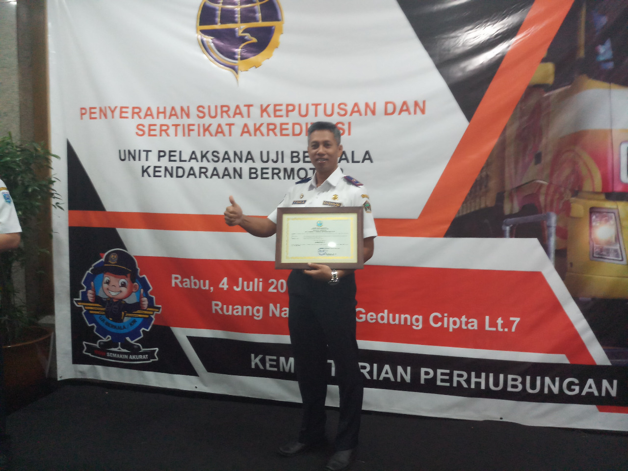 UNIT PENGUJIAN KENDARAAN BERMOTOR DISHUB  KABUPATEN BLITAR TELAH MEMPEROLEH AKREDITASI