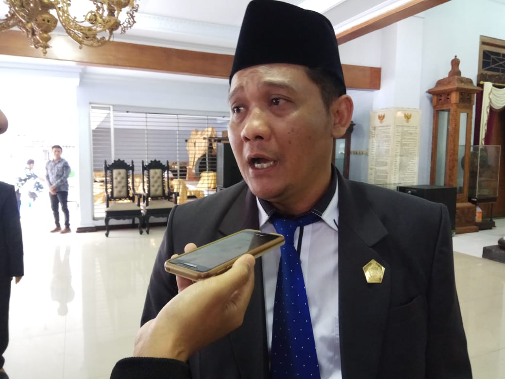 KOMISI II DPRD KABUPATEN BLITAR DORONG PDAM AGAR MEMBUAT JARINGAN AIR DI WILAYAH KEKERINGAN