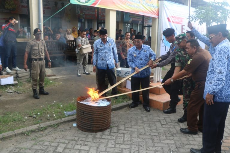 Dispendukcapil Kabupaten Blitar Musnahkan 15.637 Keping KTP-EL