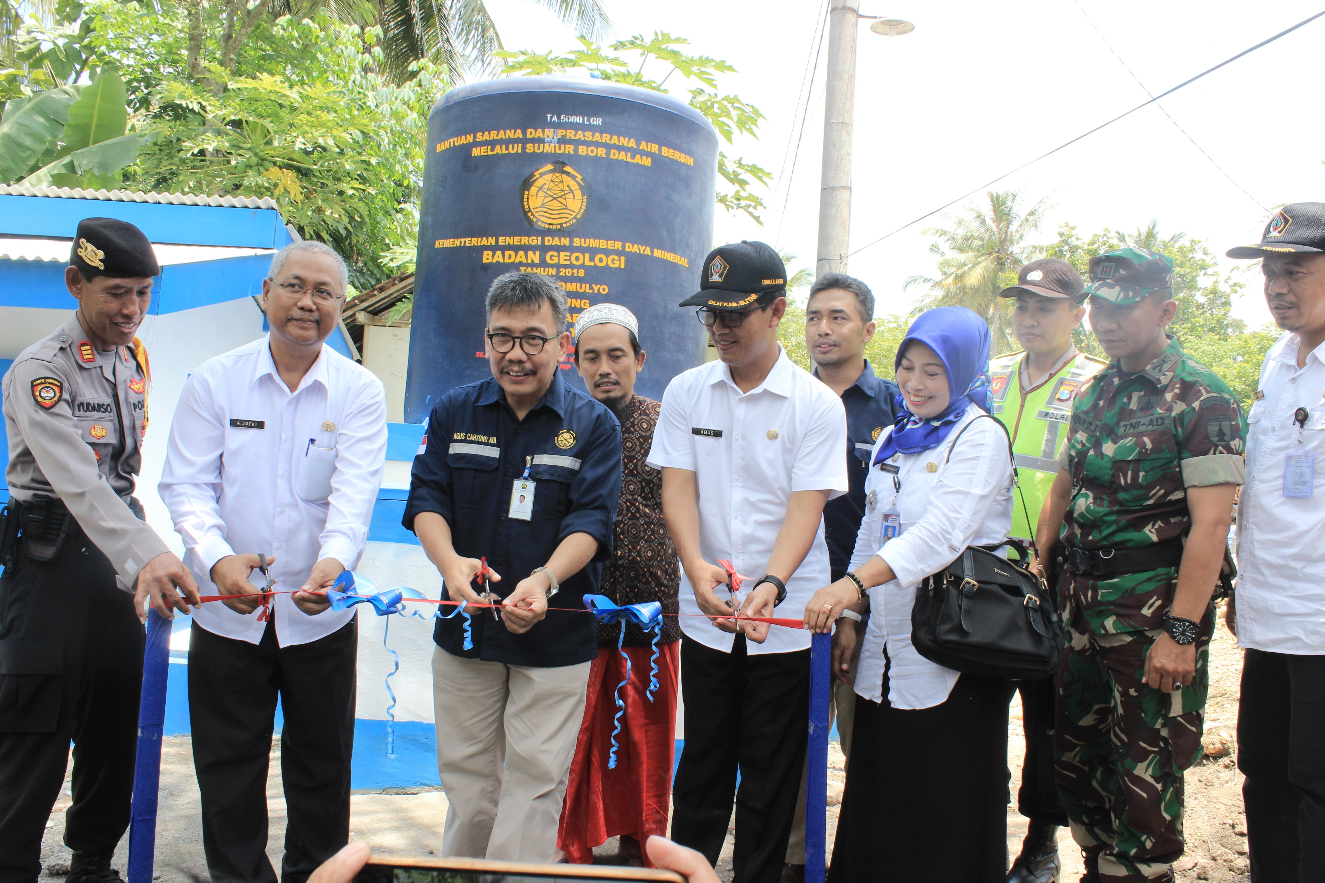 Penuhi Air Bersih, Kementerian ESDM Serahkan Sumur Bor