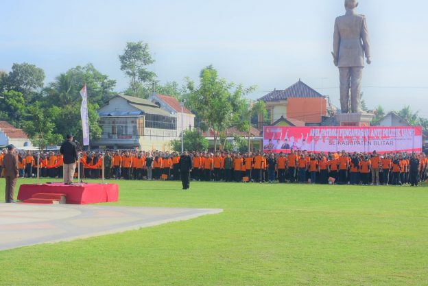 Menekan Sekecil-kecilnya Praktik Politik Uang, Bawaslu Kabupaten Blitar Gelar Apel Patroli Pengawasan Anti Politik Uang