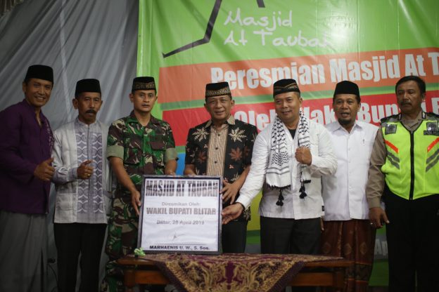 Wakil Bupati Blitar Marhenis UW Meresmikan Masjid At Taubah