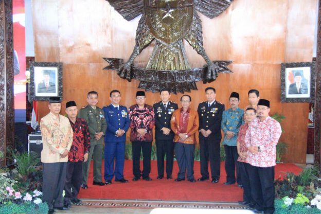 Bupati Blitar Drs. H. Rijanto Hadiri Resepsi HUT Bhayangkara ke- 73