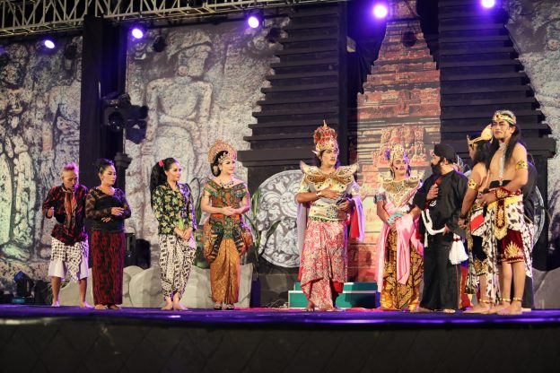 Forkopimda dan Bupati Blitar Bermain Ludruk mBlitaran Berhasil Menyita Perhatian Ribuan Warga Blitar