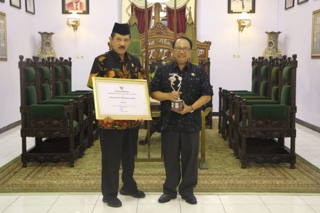Kabupaten Blitar Menerima Penghargaan Kabupaten Layak Anak Tingkat Madya Tahun 2019