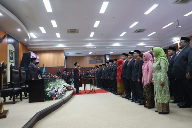 Bupati Blitar Hadiri Rapat Paripurna Pengucapan Sumpah/Janji Anggota DPRD Kabupaten Blitar Masa Keanggotaan Tahun 2019-2024