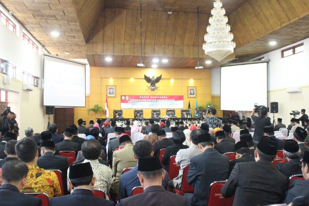 Rapat Paripurna Gabungan DPRD Kota dan Kabupaten Blitar mendengarkan Pidato Kenegaraan Presiden RI