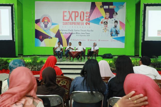 DPMPTSP Kabupaten Blitar Gelar Coaching Clinic Enterpreneur Kepada Pengusaha Mikro Kabupaten Blitar