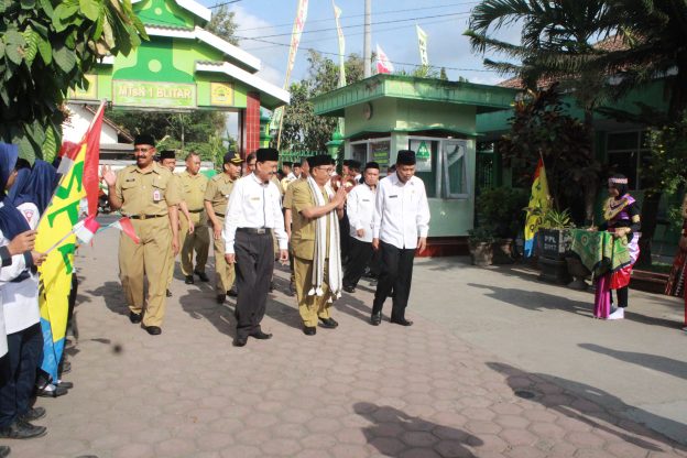 Bupati Blitar Hadiri Harlah Emas ke-50 MTsN 1 Blitar