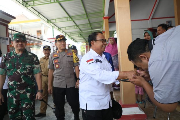 Bupati Blitar Memuji Kualitas Demokrasi Warga Blitar Saat Sidak Pilkades Serentak 2019