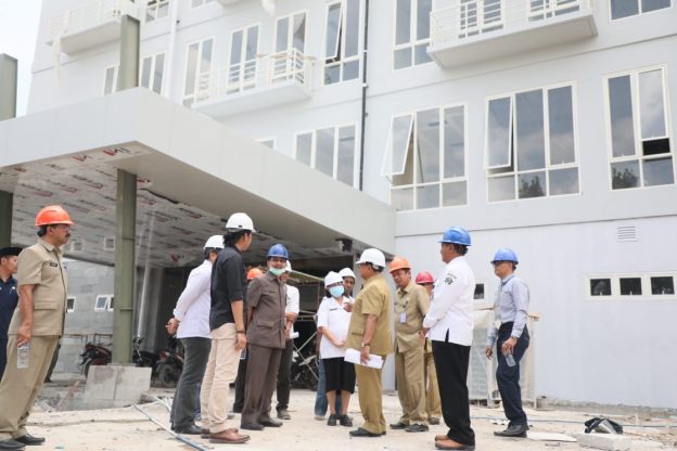 Tinjau Progres Pembangunan RSUD Srengat, Bupati Rijanto : ‘Progresnya Sudah 91 Persen’