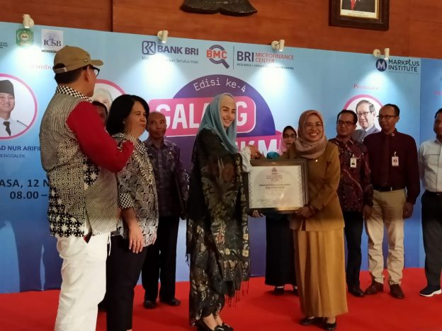 Diskopum Kabupaten Blitar Terima Apresiasi dan Penghargaan ICSB Indonesia Presidential Award 2019
