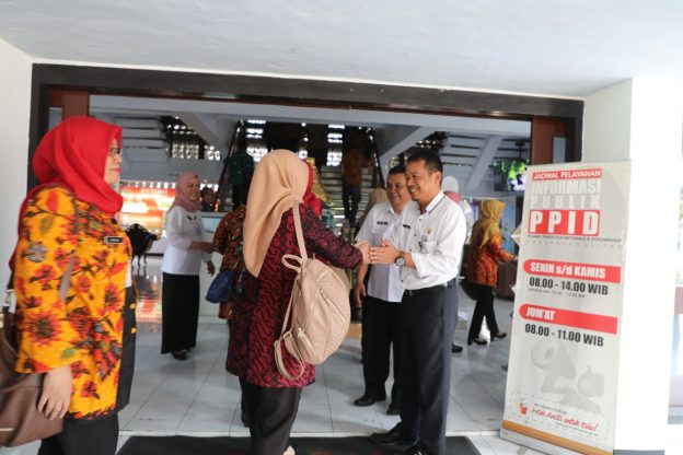 PPID Kabupaten Blitar Menerima Kunjungan Studi Pembelajaran dari Kabupaten Banyumas