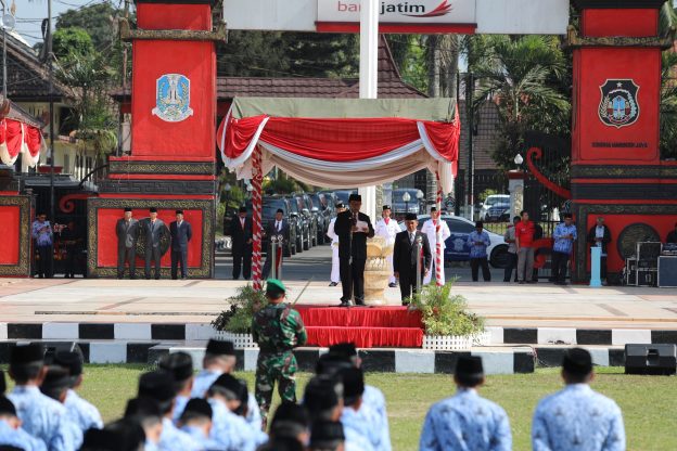 Bupati Blitar Pimpin Upacara Bendera Hari Pahlawan 2019