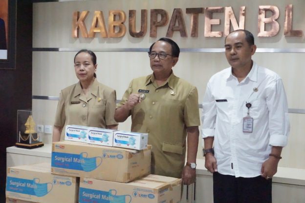 Bupati Blitar Kirim Sepuluh Ribu Masker kepada Warga Kabupaten Blitar di Hongkong