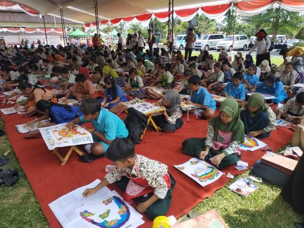 Diskopum Kabupaten Blitar Gelar Festival Batik dan Wisuda ABANG WIRA 2019