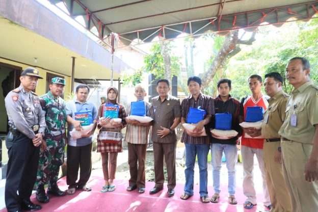 Pemkab Blitar Berikan Bantuan Bagi Warga Korban Angin Puting Beliung